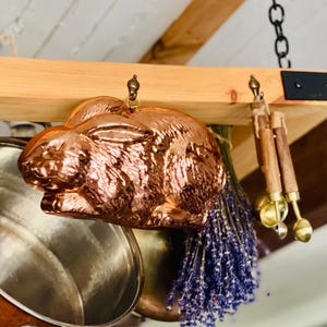 Vintage Solid Copper Rabbit - Bunny Mold – Tin-Lined Bunny Jelly Mold – Farmhouse Kitchen Wall Decor, woodland nursery, rustic dining room