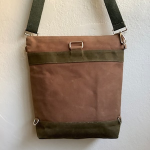 Brown waxed canvas bag women, brown canvas convertible backpack woman, shoulder bag waxed canvas, womens bag with adjustable straps