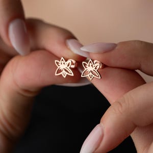 Custom Birth Flower Stud Earrings Birth Flower Earring Floral Birth Month Earrings Stud Birth Flower Earrings Custom Floral Jewelry Rose
