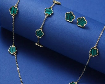 Ensemble trèfle pour femme. Collier, boucles d'oreilles et bracelet verts. Vert et or. Livré avec une pochette à bijoux de couleur aléatoire. Cadeau idéal.