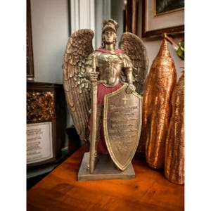 Sculptuur St. Michael the Archangel 35 cm
