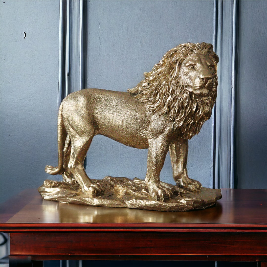 Very Realistic Lion Sculpture, Lion King Sculpture, 14 Inch Length