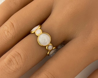 Bague style bohème cercles ronds en acier inoxydable doré et nacre blanc cadeau femme