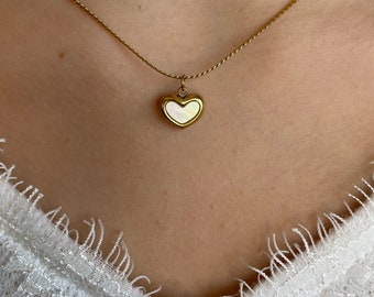 Collier femme style minimaliste pendentif coeur en acier inoxydable et nacre