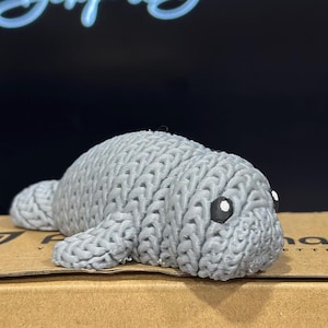 Entzückende Seekuh - Exklusiv hier - 3D gedruckte gestrickte Textur - benutzerdefinierte Größe und Farbe - einzigartiges Meerestierdekor