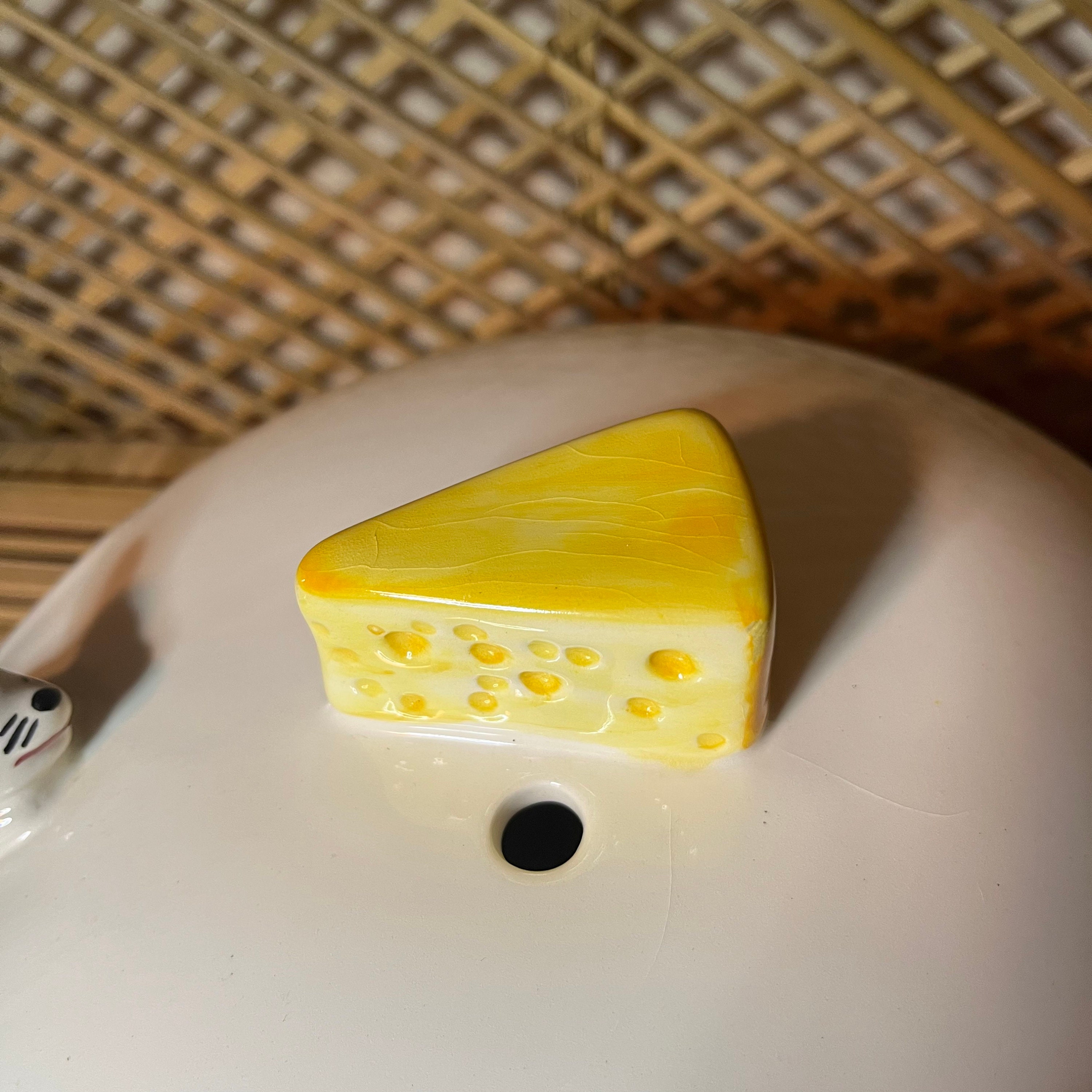 Vintage, Ceramic, Covered Cheese Keeper Dome/ Tray Cheesecake Dish With