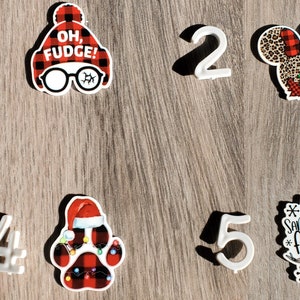 2 piece Christmas Planar charms- Planar- flatback- badge reels- bow centers- resin charms- pendants- charms- cabochon- flatback planars-