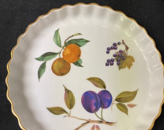 Royal Worchesster, Evesham, Gold,  porcelain scalloped serving dish
