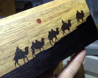 Adorno de mesa de camello de madera maciza tallada a mano