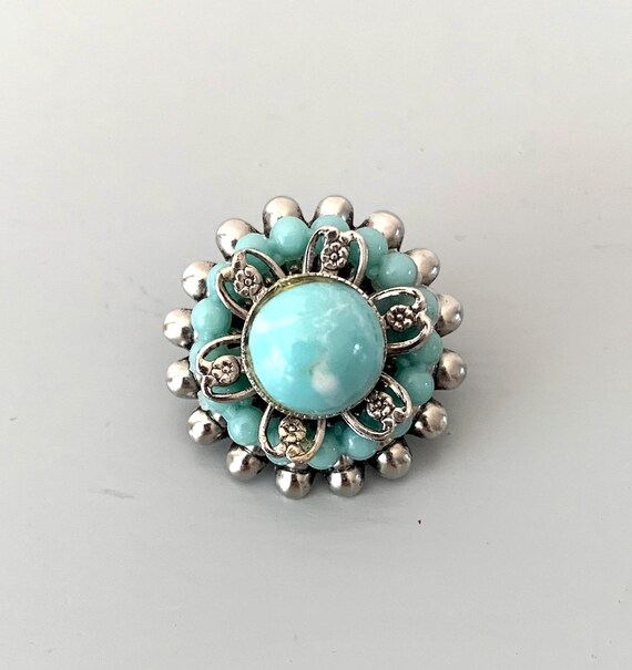 Vintage Brooches Set: Costume Jewelry, Layered Design View 4