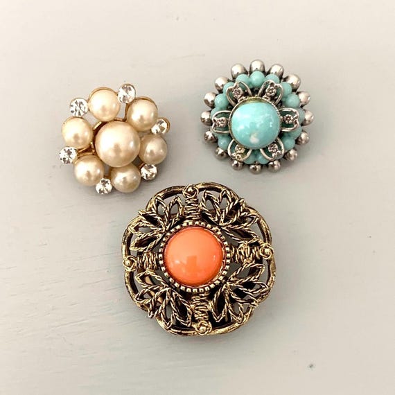 Vintage Brooches Set: Costume Jewelry, Layered Design