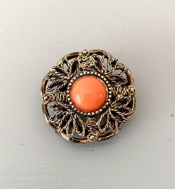 Vintage Brooches Set: Costume Jewelry, Layered Design View 2
