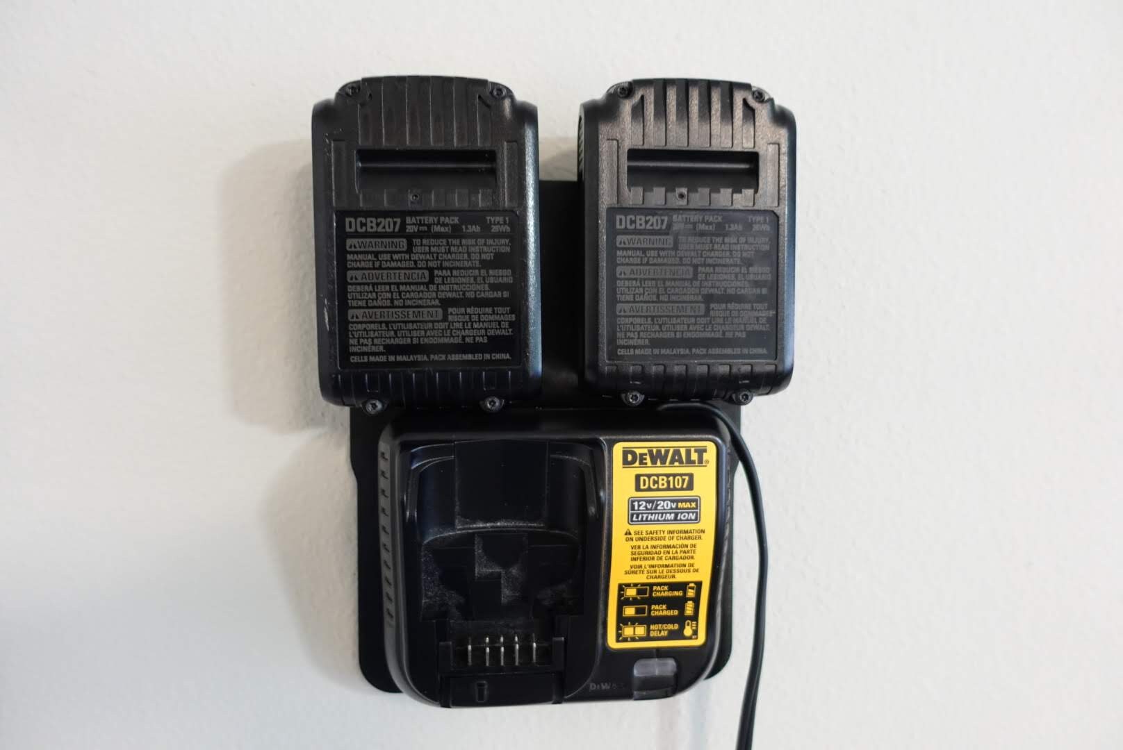 Dewalt dcb207 charger cheap
