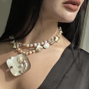 Big Pendant Pearl & Mother of Pearl Layering Necklace | Amazing White and Ecru Necklace | Unique Pearl, Mother of Pearl Party Necklace