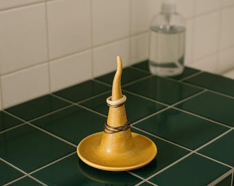 Witch Hat Ring Organizer: Whimsical Jewelry Display