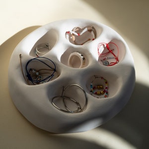 Porta anelli in ceramica • Espositore per gioielli unico • Porta anelli unico nel suo genere • Regali minimalisti • Espositore per anelli • Portagioielli