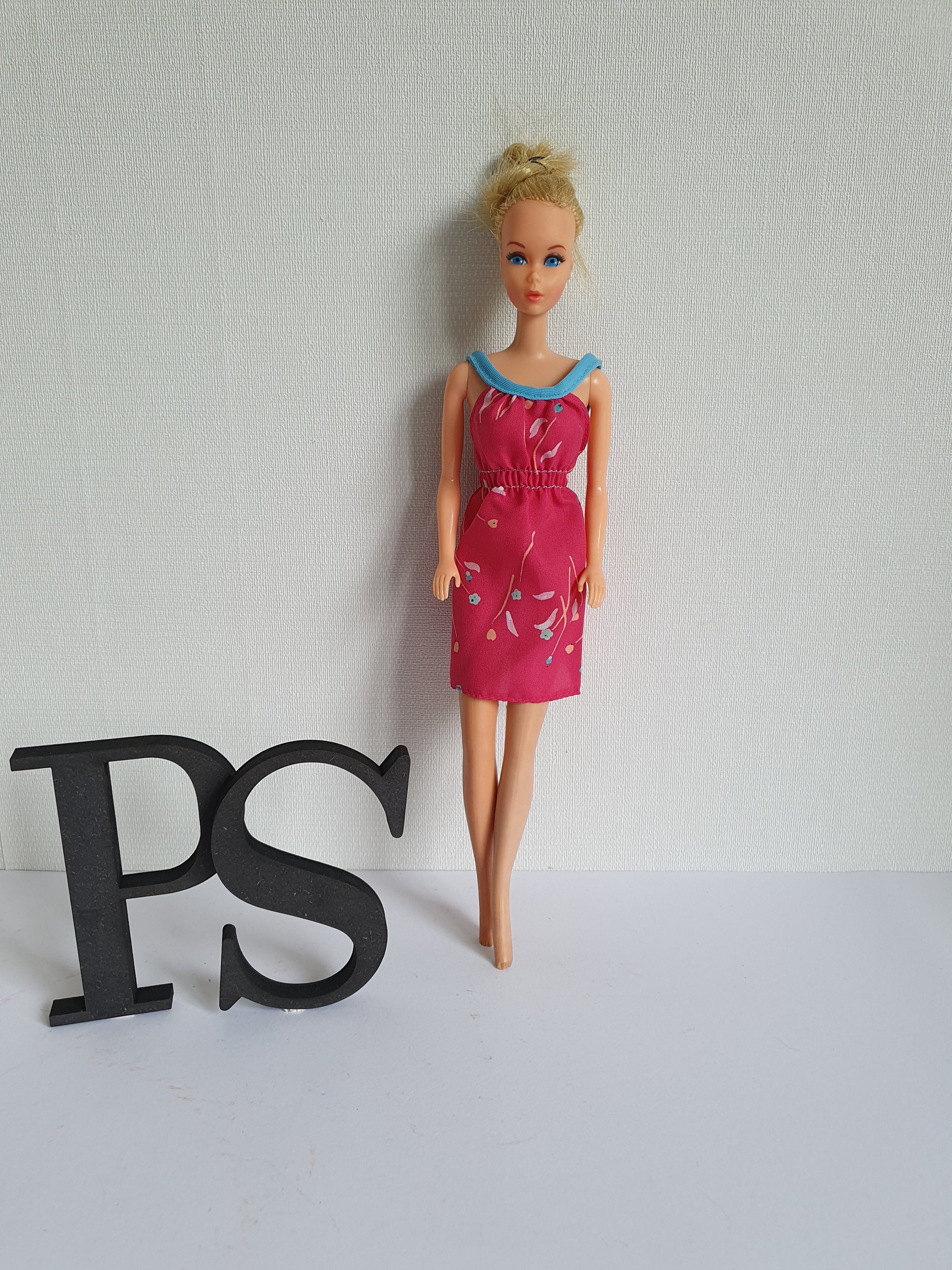Barbie dress shop shop