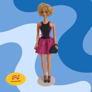 Mattel Barbie Abito nero e rosa con scarpe e borsetta BAMBOLA NON INCLUSA