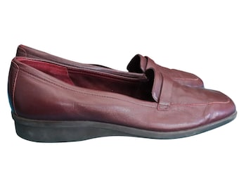 Allen Edmonds Devonshire Burgundy Leather Slip on Kiltie  display picture 1