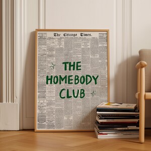 Impresión de periódico Green The Homebody Club, impresión de periódico retro de moda, cartel de tipografía retro, impresiones de dormitorios, arte estético de apartamentos