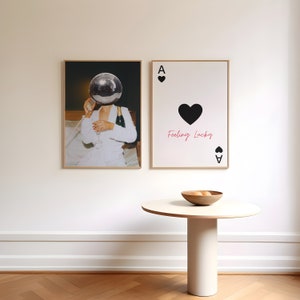 Set di 2 arte da parete per appartamento retrò, stampa con palla da discoteca, arte da parete con carte da gioco alla moda, stampa a sfera a specchio, arredamento per camera da letto, arte da parete retrò funky