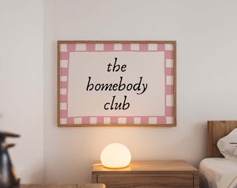 The Homebody Club Karierter Druck, rosa introvertierte Wandkunst, trendiger Über dem Bett-Druck, ästhetischer Wohnheim-Schlafzimmer-Wandkunst, über der Couch