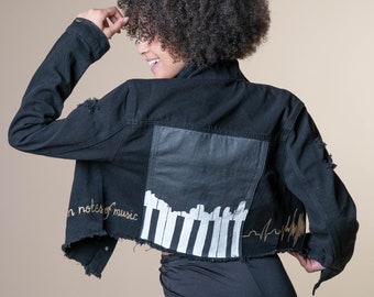 Handgemalte Klaviertasten Jeansjacke | Beunruhigt Schwarze Crop Jacke