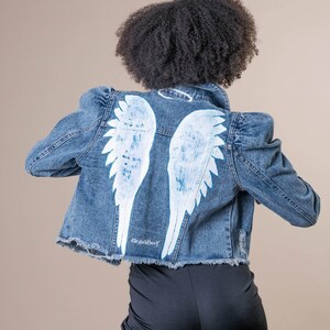 Hand Painted Angel Wings Jean Jacket |Women's Cropped Jacket with Buff Sleeve | Street Style Fashion| White Wing Design | Denim Jacket Art