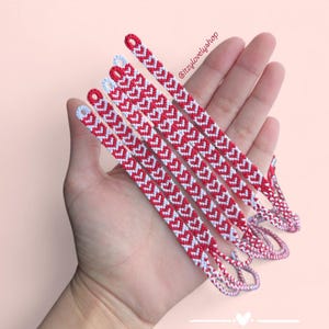Heart Friendship Bracelet: Adjustable Thread Bracelet
