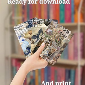 Puede incluir: Tres tarjetas rectangulares con ilustraciones estilo collage que incluyen motivos vintage, texto como "bibliophile" y "Once upon a time", además de dragones, mapas y figuras, presentadas en una disposición en abanico.