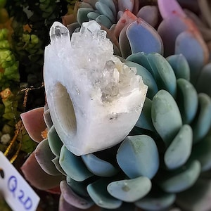 Quartz Crystal Raw Carved Ring, Hand Carved Natural Crystal, 1 Piece White Quartz Gemstone Solid Stone Statement Ring, Unique Unisex Jewelry