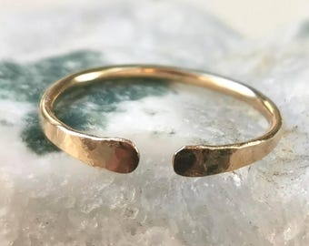 Buddhist Ensō Circle Ring: Hammered Open Band, Zen Spiritual Jewelry, Minimalist Everyday Accessories