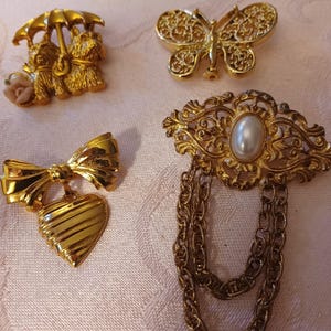 Vintage Brooches Assortment