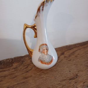 Vintage Martha Washington Small Vase