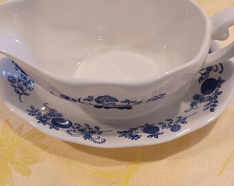Vintage Gravy Boat Set Wedgwood England Blue Onion Pattern