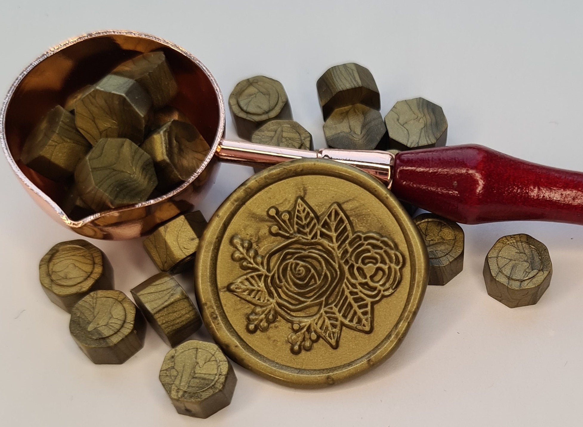 UNIQOOO Little Bee Wax Seal Stamp-Sealing Wax Stamp Great for Embellishment  of Envelopes, Wedding Invitations, Wine Packages, Snail Mails, Gift Idea