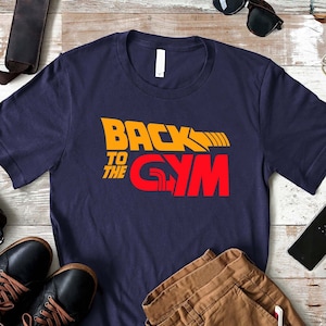 De volta à academia, camisa de ginástica engraçada, camisa de treino, camisa de fitness, camisa de levantamento, presente de fitness, camisa motivacional, camiseta de treino esportivo