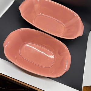 Par rosa Bauer La Linda ovala serveringsskålar