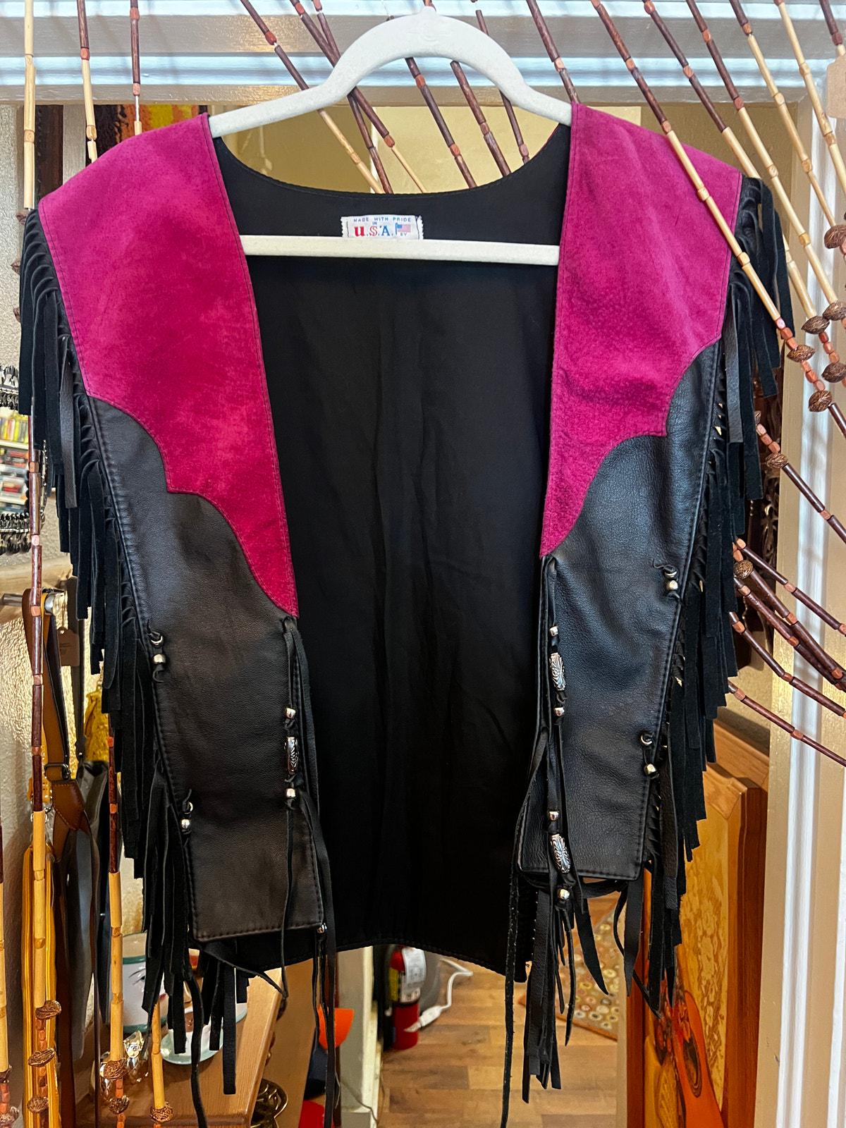 Gilet En Cuir Daim Patricia Wolf, Peint Main, Conchos, Style Western - Marron/rouge, Taille M