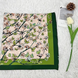 68 cm 100% Maulbeerseide Schal Quadrat, Damenschal, Modeschal, Bandana, Taschenzubehör, grüner Kirschblüten Schmetterling Seidenschal, Geschenk