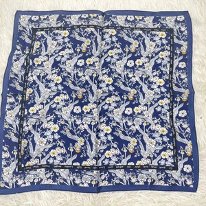 Foulard carré en soie de mûrier 100 % 53 cm, écharpe pour femme, écharpe tendance, bandana, bandeau, accessoire de sac, idée cadeau fleur, cadeau pour elle image 1