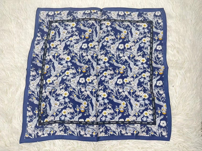 Foulard carré en soie de mûrier 100 % 53 cm, écharpe pour femme, écharpe tendance, bandana, bandeau, accessoire de sac, idée cadeau fleur, cadeau pour elle image 1