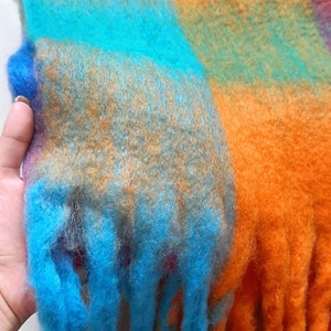 Bufanda reversible Mohair, bufanda de invierno de mezcla esponjosa, bufanda a cuadros arco iris, bufanda a cuadros con flecos, bufanda acogedora, chal, regalo de Navidad imagen 10