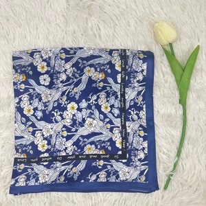 Foulard carré en soie de mûrier 100 % 53 cm, écharpe pour femme, écharpe tendance, bandana, bandeau, accessoire de sac, idée cadeau fleur, cadeau pour elle image 3