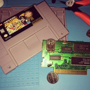 あらゆるタイプのクラシックゲームカートリッジのバッテリー交換