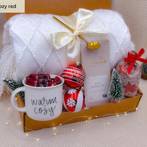 Deluxe Holiday Gift Box, Christmas Gift Idea, Warm & Winter Gift Box, Sending a Hug, Gift Box for Women, Hygge Gift Basket, New Years Gifts Cozy red