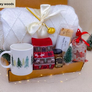 Deluxe Holiday Gift Box, Christmas Gift Idea, Warm & Winter Gift Box, Sending a Hug, Gift Box for Women, Hygge Gift Basket, New Years Gifts Honey woods