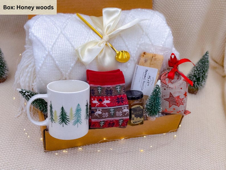 Deluxe Holiday Gift Box, Christmas Gift Idea, Warm & Winter Gift Box, Sending a Hug, Gift Box for Women, Hygge Gift Basket, New Years Gifts Honey woods