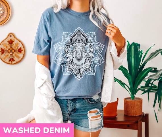 Mandala Yoga Design In Teal, Instructor Gift T-Shirt Mandala Yoga Design In Teal, Instructor Gift T-Shirt