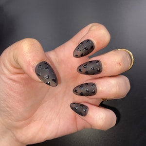 Matte Black Heart Valentines Day Press On Nails